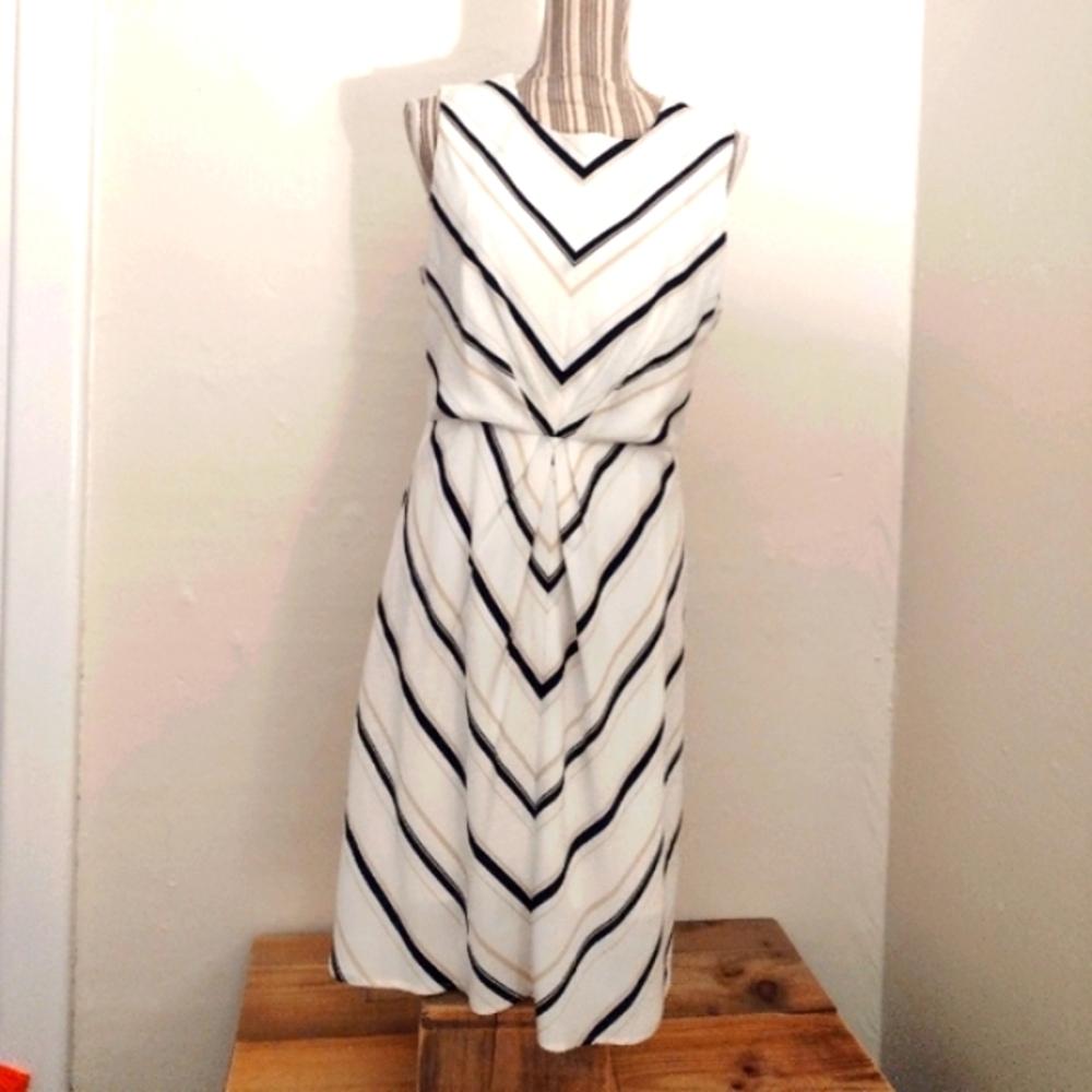 Esley Collection White Sleeveless Shift Dress Size L NWT ~ Fits Like M